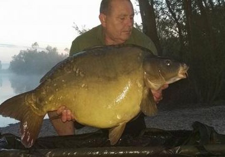 martins-lakes-specimen-lake-dream-carp-holidays