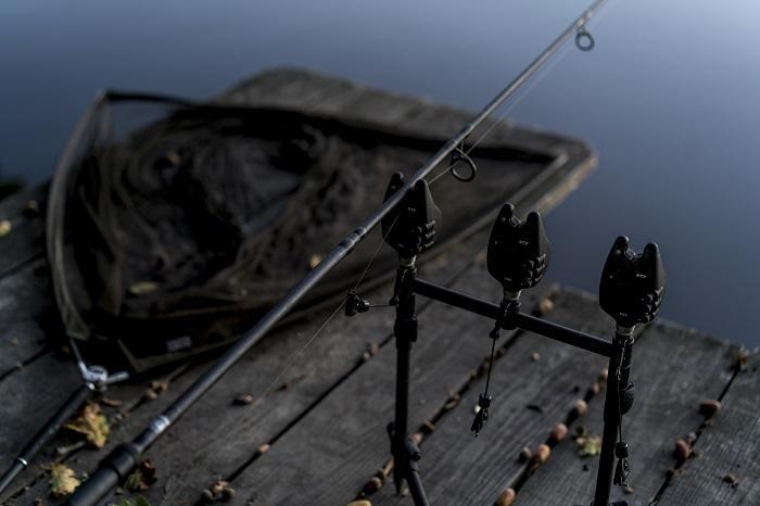 The hinged stiff rig is perfect for fishing over bottom debris in the autumn