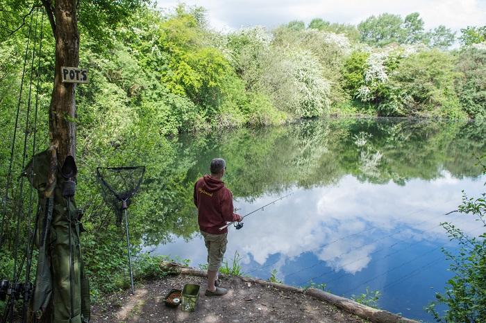 Close range surface fishing for carp