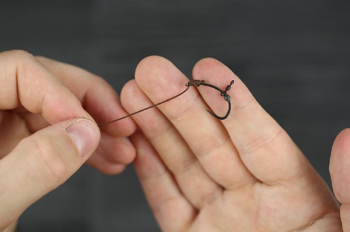 How to tie the German rig - use a bead to secure the hookbait swivel