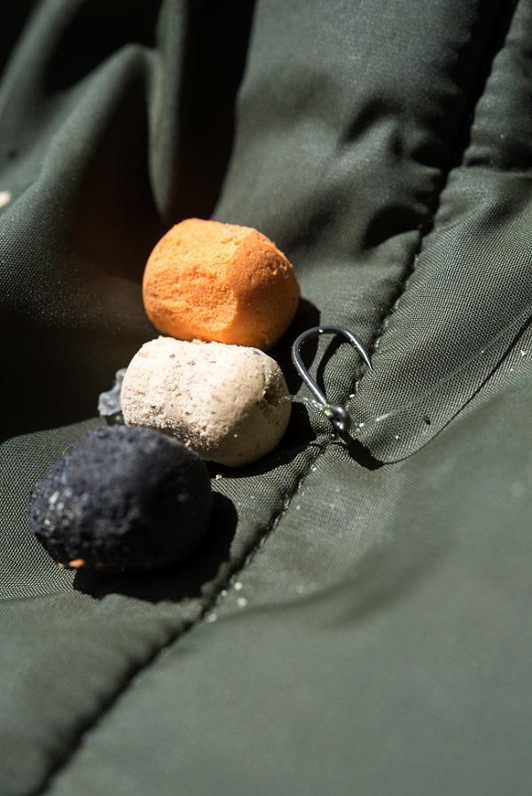 A trimmed down popup boilie can be the perfect surface bait
