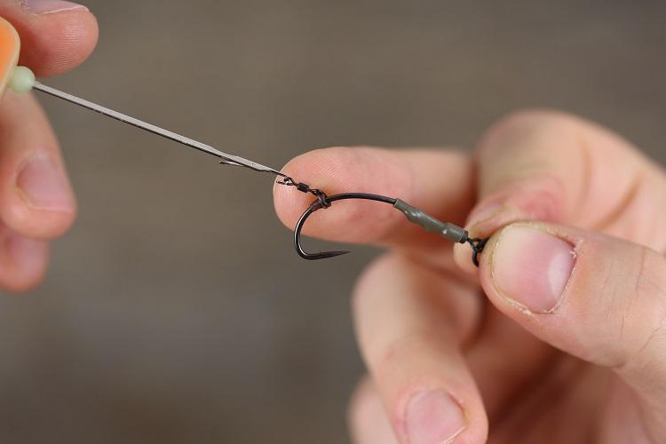 How to Tie the Spinner Rig and When to Use it - Dream Carp Holidays