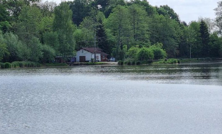 Hill House Lake Image