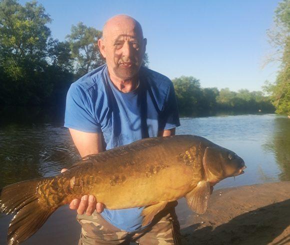 Wild Carp Fishing – River Vienne and Public Lakes Image