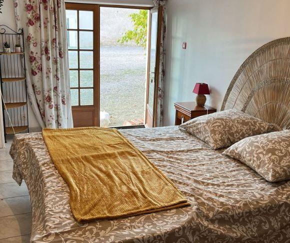 Grand Felin River Vienne Bed and Breakfast Image