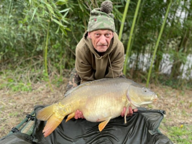 Kingfisher Lake – Carp France – 06 April, 2024