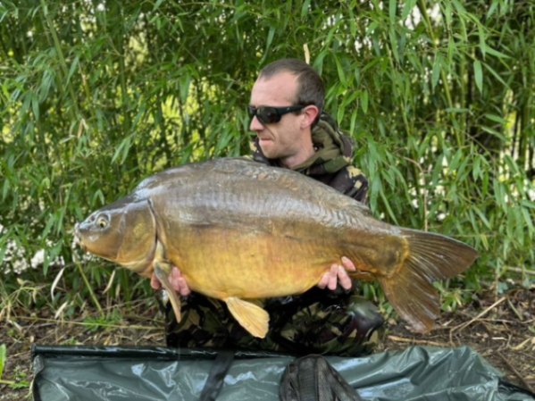 Kingfisher Lake – Carp France – 06 April, 2024