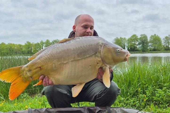 The Cottage Lake Image