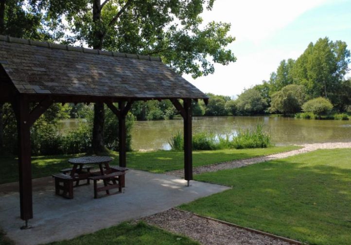 Oak View Lake Image