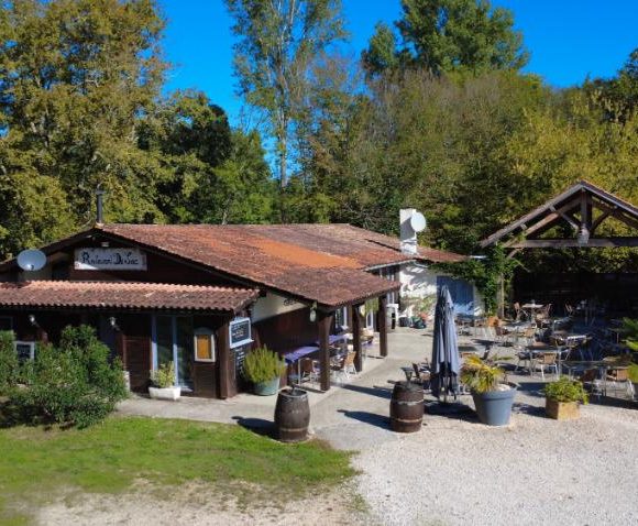 Villereal Carp Fishery Image