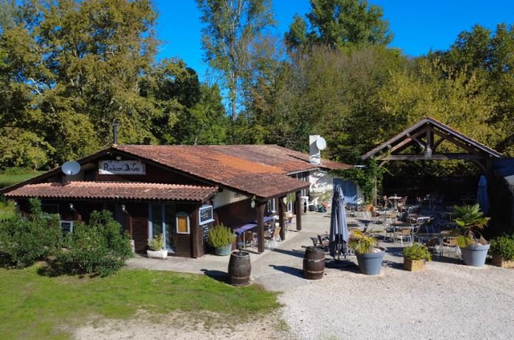 Villereal Carp Fishery Image