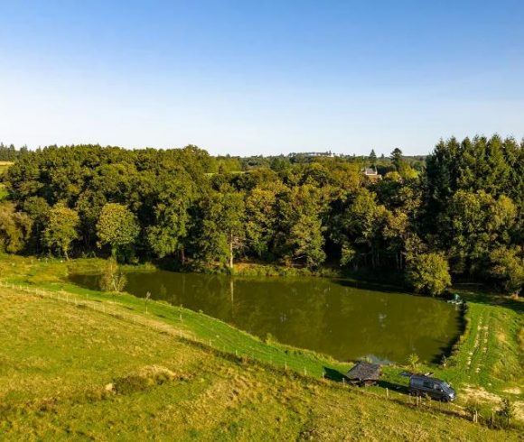 Domaine de Puyregonde North Lake Image