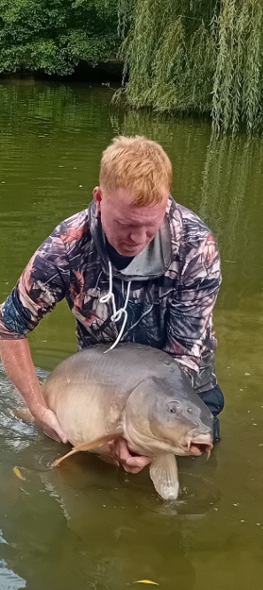 Kingfisher Lake – Carp France: 16-08-2025 to 23-08-2025
