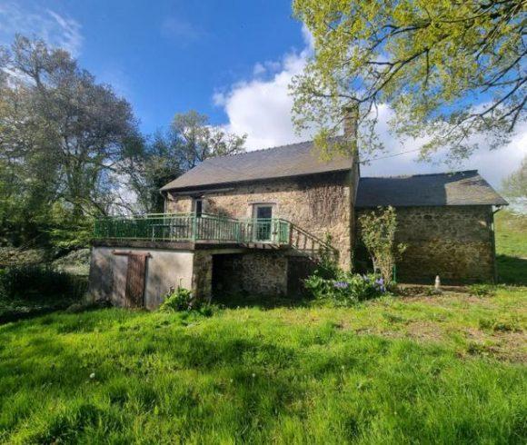 17.5 acre lake with accommodation near Fougères Image
