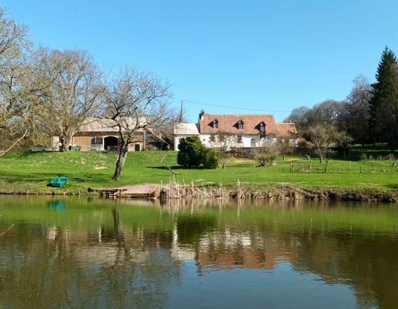 Renovated Longère with Gîte, Carp Fishing Lake and 16 Acres near Le Mans Image