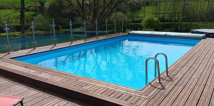 2.5 Acre Lakes in Mayenne with 3 Bed Luxury House Image