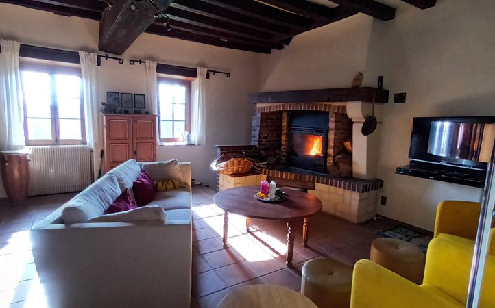 Renovated Longère with Gîte, Carp Fishing Lake and 16 Acres near Le Mans Image
