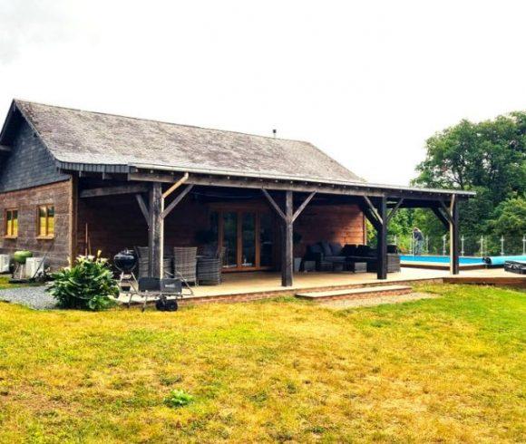 2.5 Acre Lakes in Mayenne with 3 Bed Luxury House Image