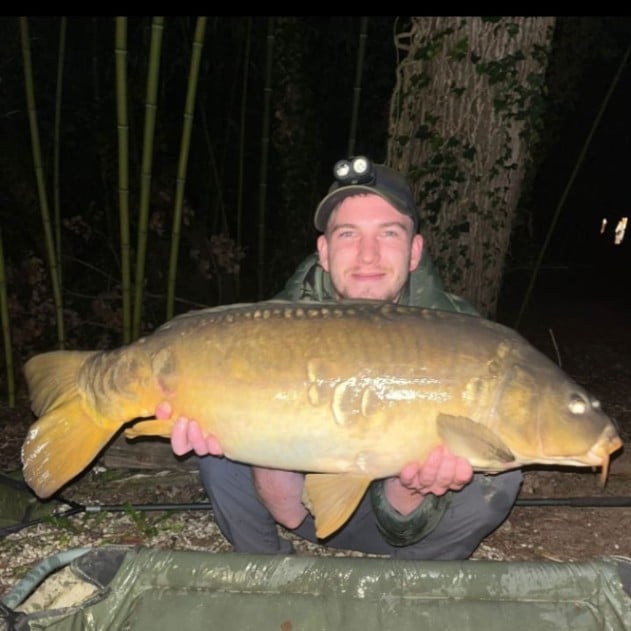 Kingfisher Lake – Carp France – 11 October, 2025