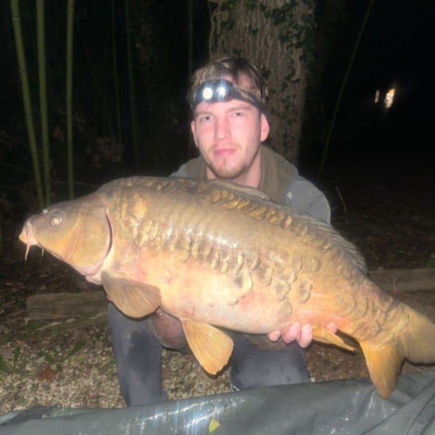 Kingfisher Lake – Carp France – 11 October, 2025