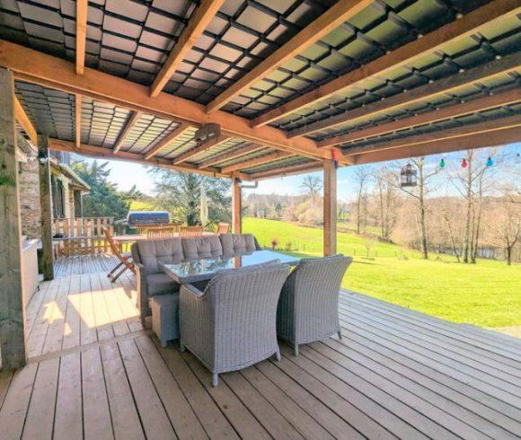 1.6 Acre Lake with 2 Bedroom Stone Cottage and Pool in Limousin Image