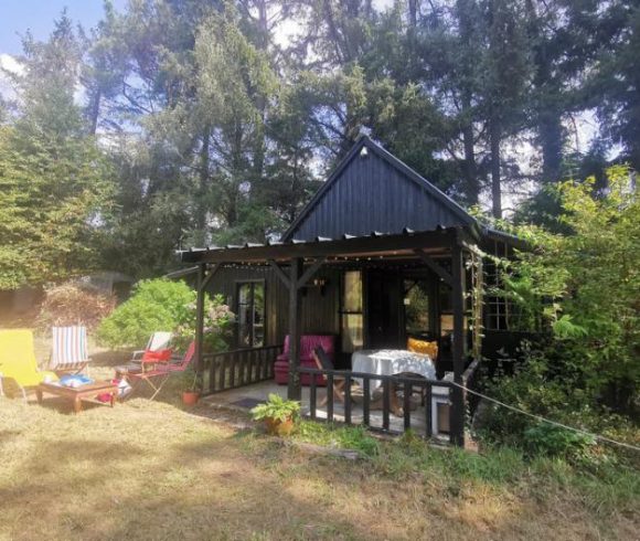 2 Lakes and a Cabin in Brittany Image