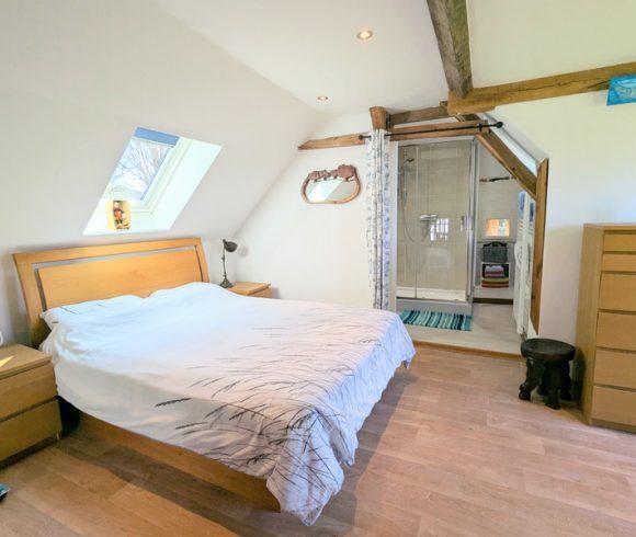 1.6 Acre Lake with 2 Bedroom Stone Cottage and Pool in Limousin Image