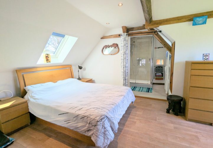 1.6 Acre Lake with 2 Bedroom Stone Cottage and Pool in Limousin Image