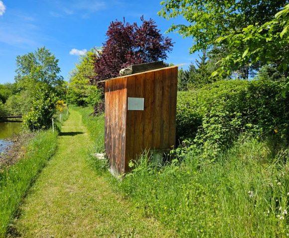 27 acre Estate with Lake in Auvergne-Rhône-Alpes Image