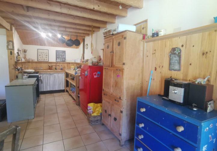 2 Lakes and a Cabin in Brittany Image