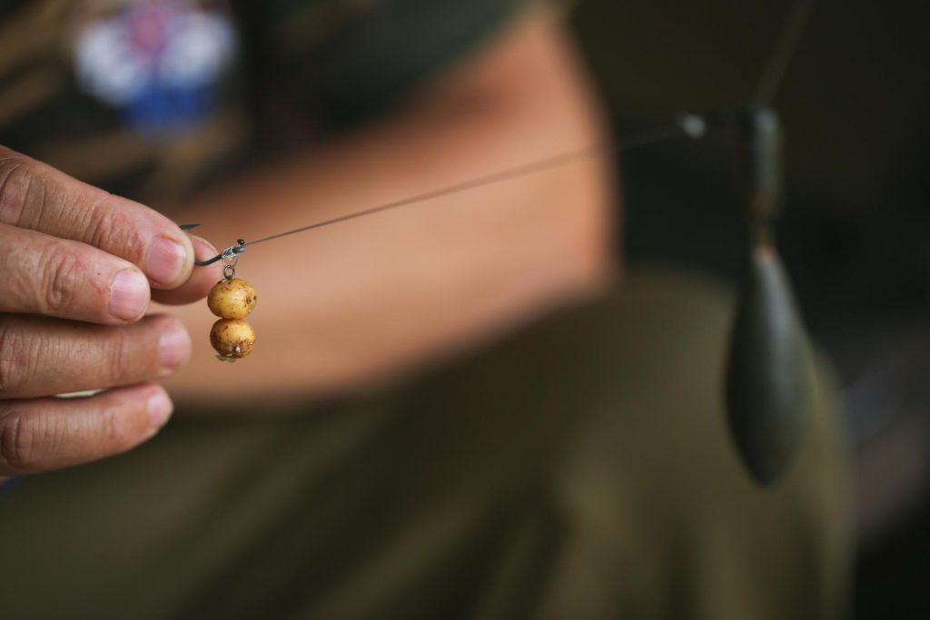 Assess the lake bed before choosing which rig to use - getting tactics right when carp fishing in France