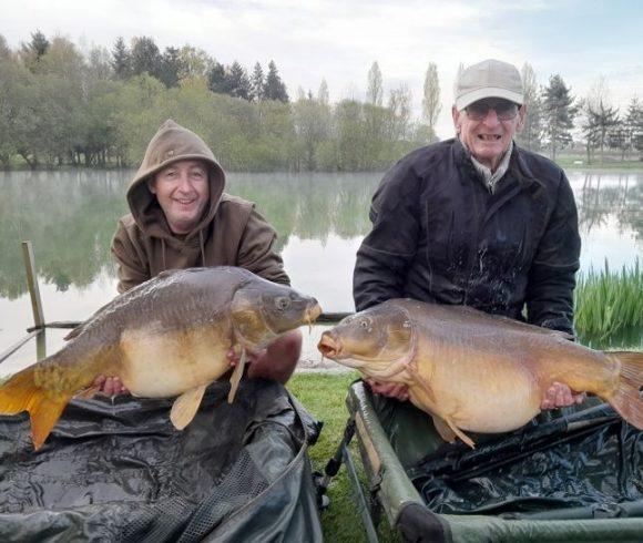 2.5-Acre Carp Fishing Venue with House, Gîte and Outbuildings – Mayenne Image