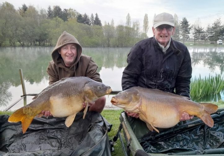 2.5-Acre Carp Fishing Venue with House, Gîte and Outbuildings – Mayenne Image