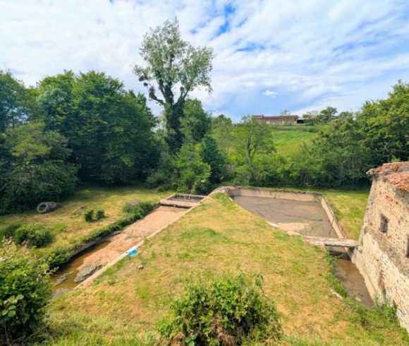 5.4 Acre Lake + 2 Properties in Limousin Image