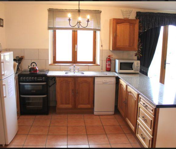 2.5-Acre Carp Fishing Venue with House, Gîte and Outbuildings – Mayenne Image