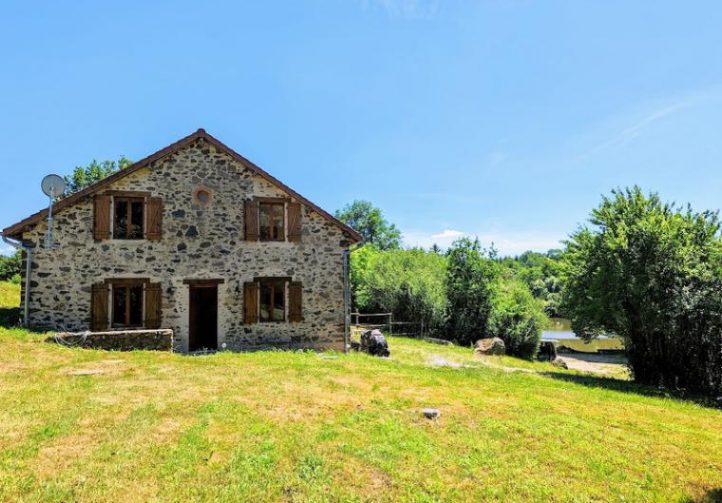 5.4 Acre Lake + 2 Properties in Limousin Image