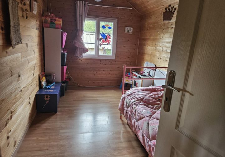 4.2 Acre Lake with Bungalow in Normandy Image