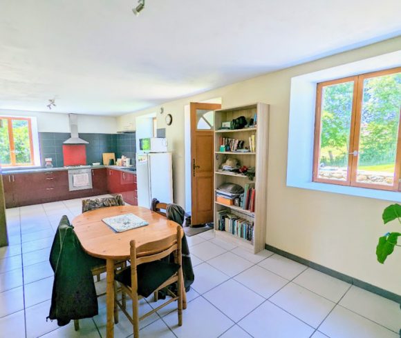 5.4 Acre Lake + 2 Properties in Limousin Image