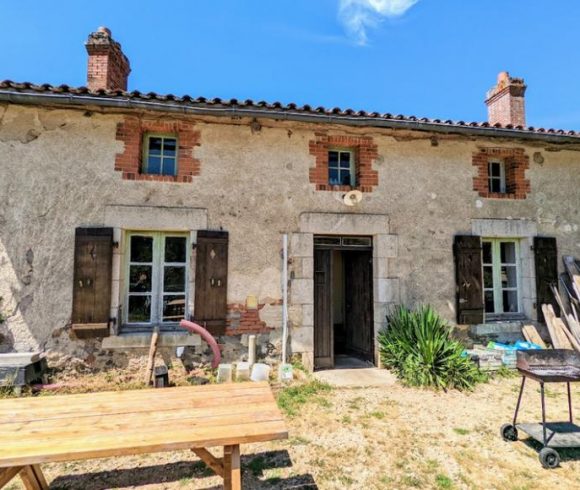 5.4 Acre Lake + 2 Properties in Limousin Image