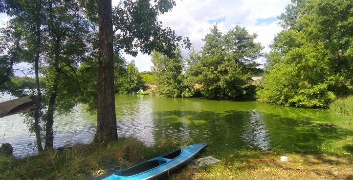 7.4 Acre Lake with Accommodation in the Dordogne Image