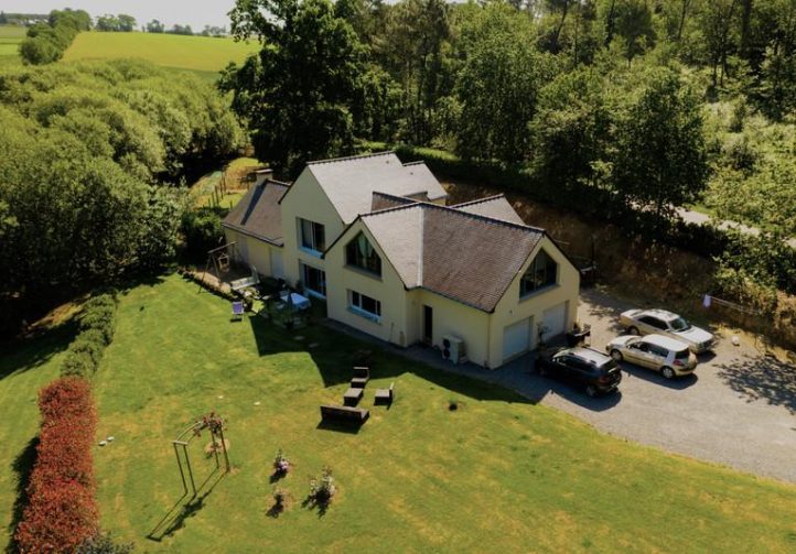 Leisure Park with 29.6-Acre Private Fishing Lake, Chalets, House & Facilities Image