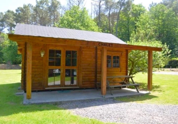 Leisure Park with 29.6-Acre Private Fishing Lake, Chalets, House & Facilities Image