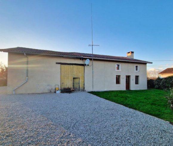 House, Barn and 2 Lakes in Nouvelle Aquitaine Image