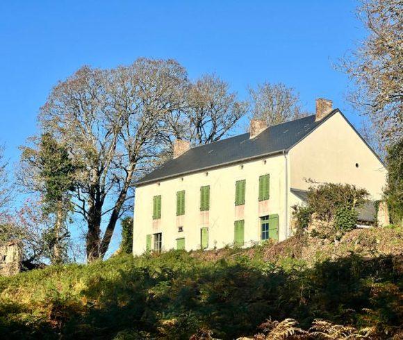 House for Full Renovation with 4 Acre Lake – Creuse, Limousin Image