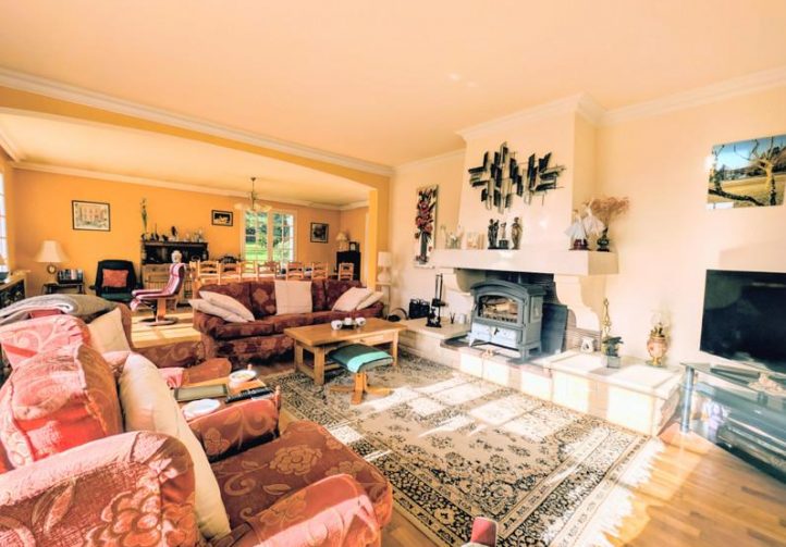 Large House with Private Parkland and Lakes – Limousin Natural Park Image