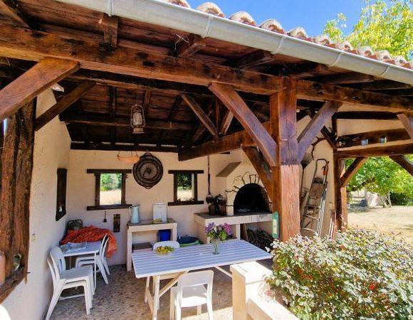 Charming Property with Barn and Lake – Dordogne Image