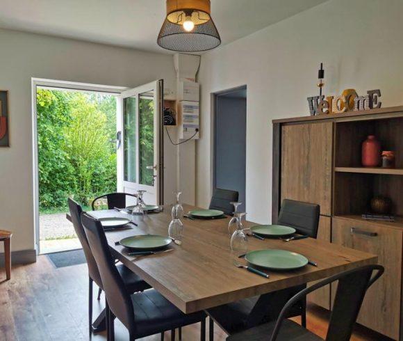 Gîte Complex with Lake and Development Potential – Loire Valley Image