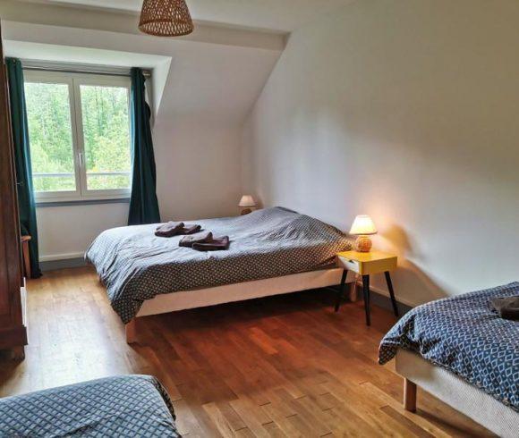 Gîte Complex with Lake and Development Potential – Loire Valley Image