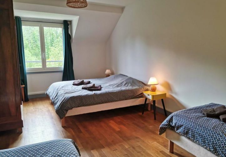 Gîte Complex with Lake and Development Potential – Loire Valley Image