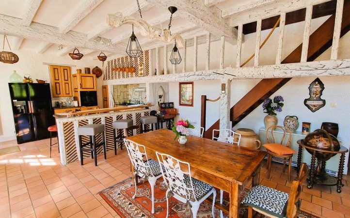 Charming Property with Barn and Lake – Dordogne Image